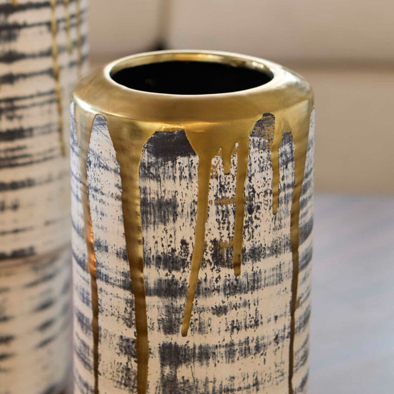 vase round beige black wash gold rim